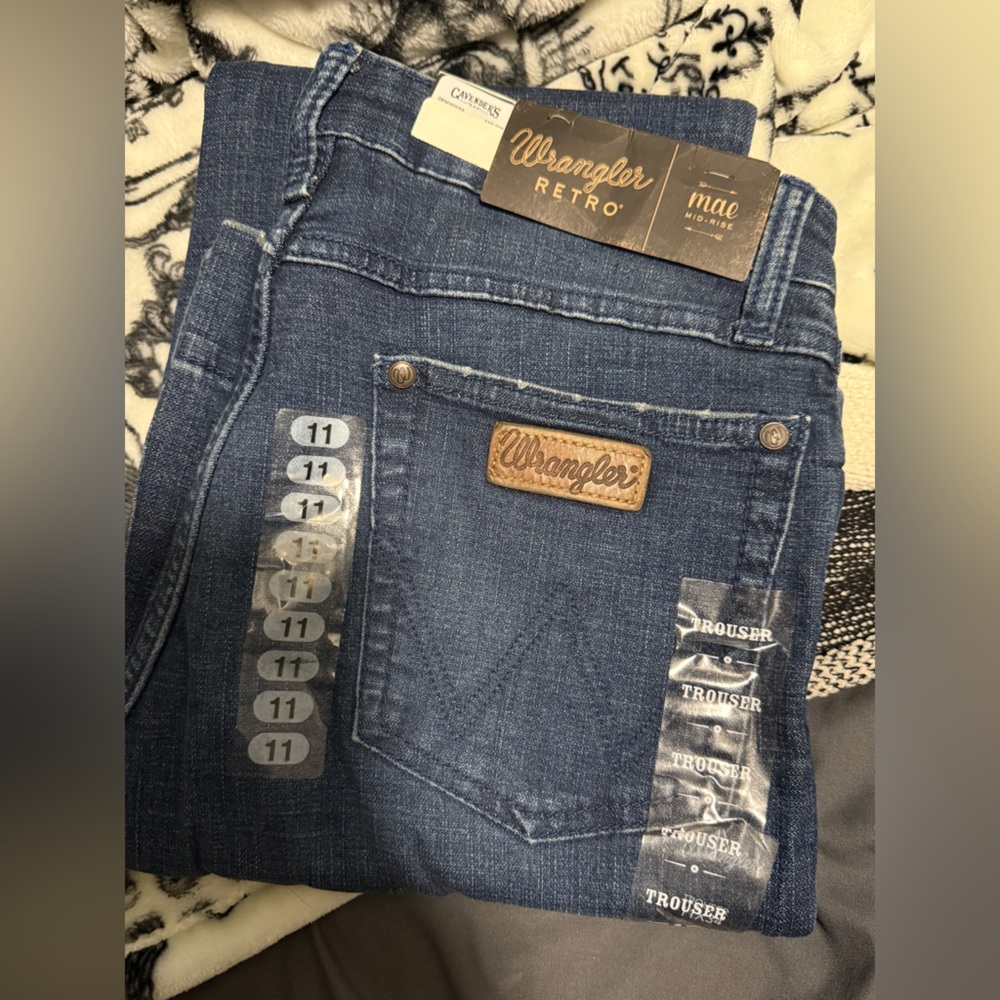 Wrangler Classic Denim Jeans with Brown Patch